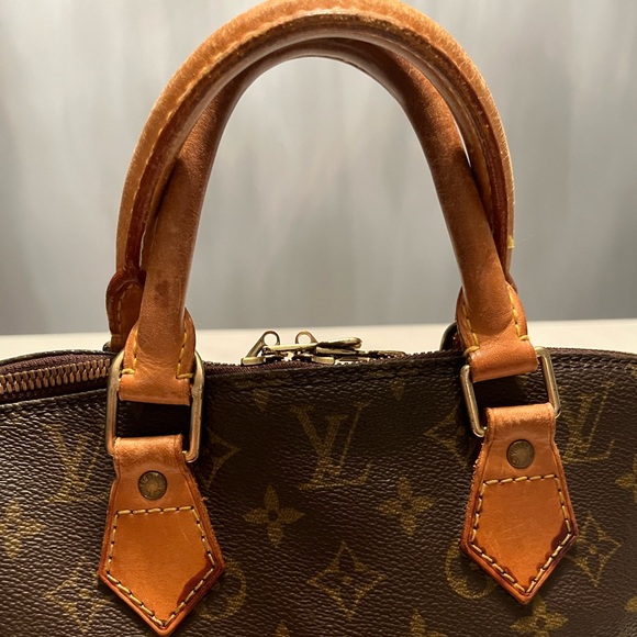 Authentic Louis Vuitton Monogram Alma PM Satchel - Picture 6 of 11